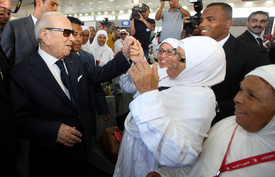 Caïd Essebsi salue le premier groupe de Pèlerins se rendant aux Lieux Saints