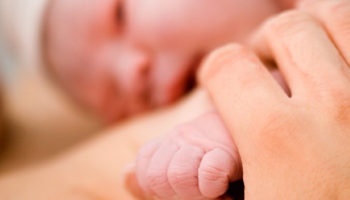 Premier accouchement d'une femme testée positive au Coronavirus