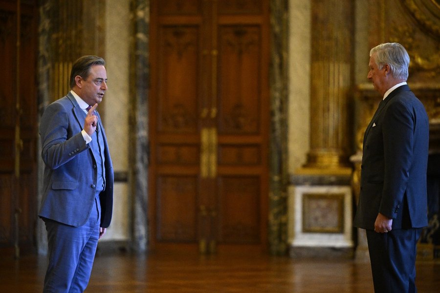 Un tournant historique en Belgique : Le chef des conservateurs flamands nommé Premier ministre