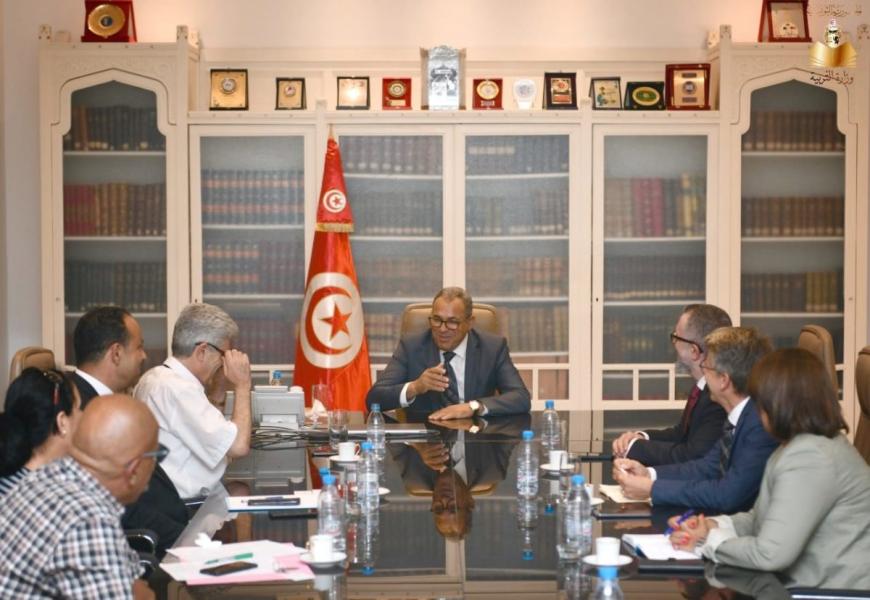 Séance de travail consacrée à La promotion du partenariat tuniso-français dans le domaine éducatif