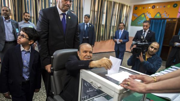 Présidentielle en Algérie: 32 prétendants à la candidature