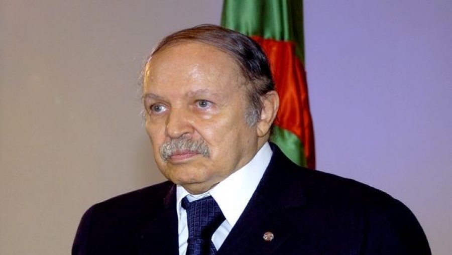 Bouteflika appelle les Algériens à barrer la route à ceux qui veulent destabiliser le pays