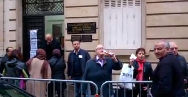 Vote au Consulat Tunisien à Paris: Pagaille ou mise en scène ? (vidéo)