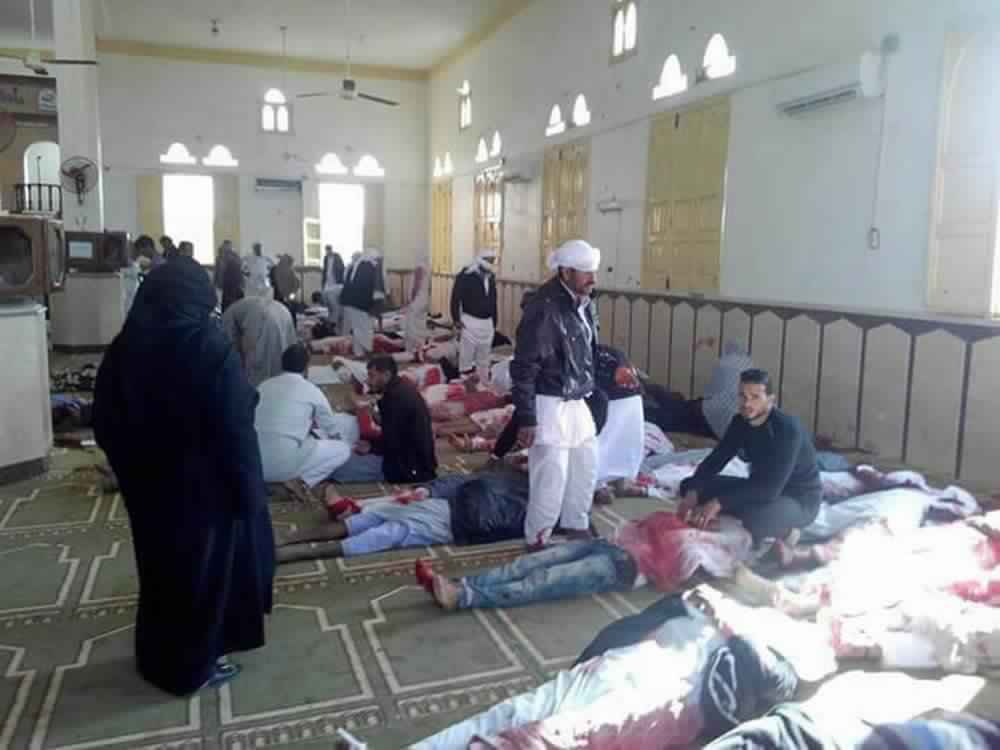 Carnage dans une mosquée du Nord du Sinaï : plus de 235 morts