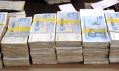 Vol à l'arraché: Deux inconnus soulagent un Italien de 100 mille dinars