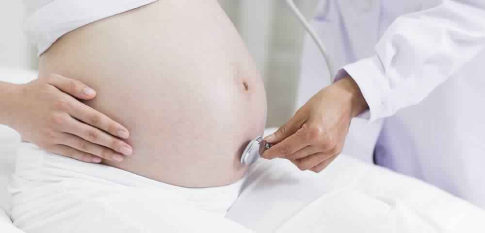  Incroyable: Le médecin oublie son téléphone dans le ventre de sa patiente !