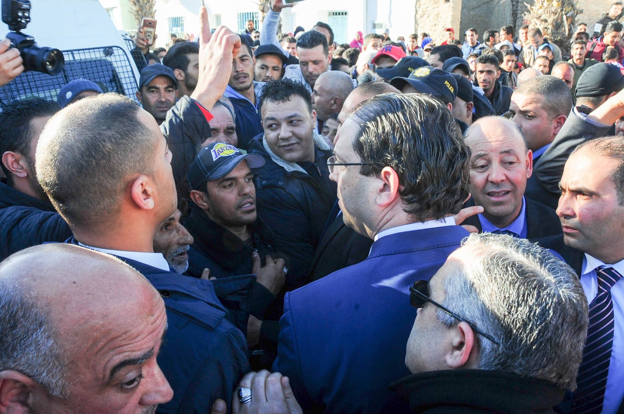 Youssef Chahed désigne nommément le Front populaire comme responsable des violences
