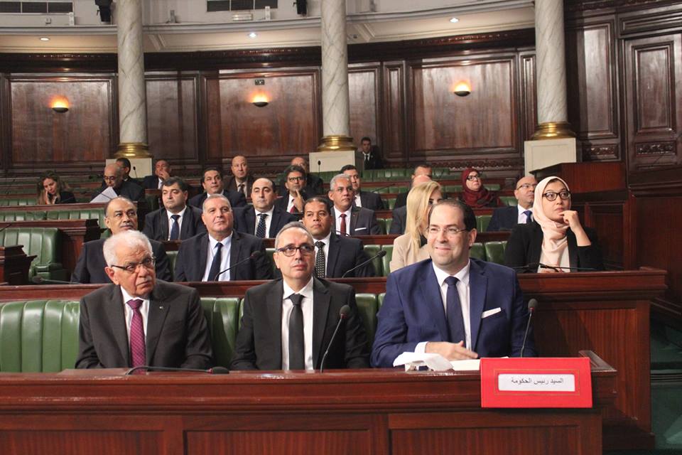 Tunisie: Chahed a gagné une manche et se prépare à « acheter » la paix sociale