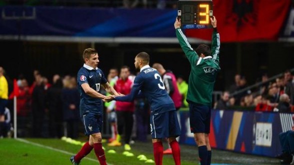 Football : Pour ménager les joueurs, 5 remplacements désormais par match