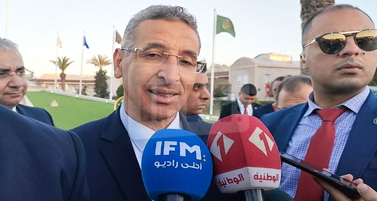 Taoufik Charfeddine annonce la fin de sa mission à la tête du ministère de l’Intérieur