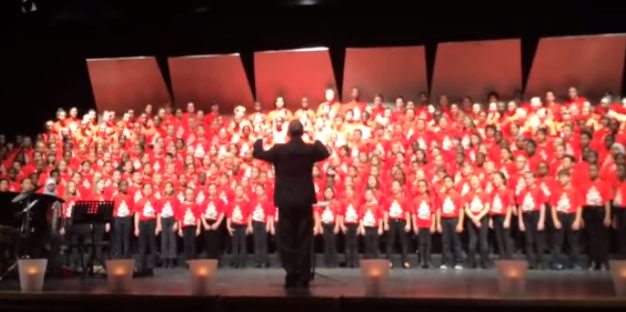 Très émouvant: Des enfants canadiens chantent "Tala al Badrou" en signe de bienvenue aux réfugiés syriens (vidéo)