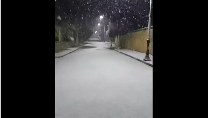 Aïn Draham: Suspension des cours après d’importantes chutes de neige