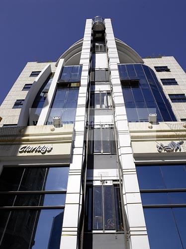 Incendie maîtrisé au centre commercial Claridge à Tunis