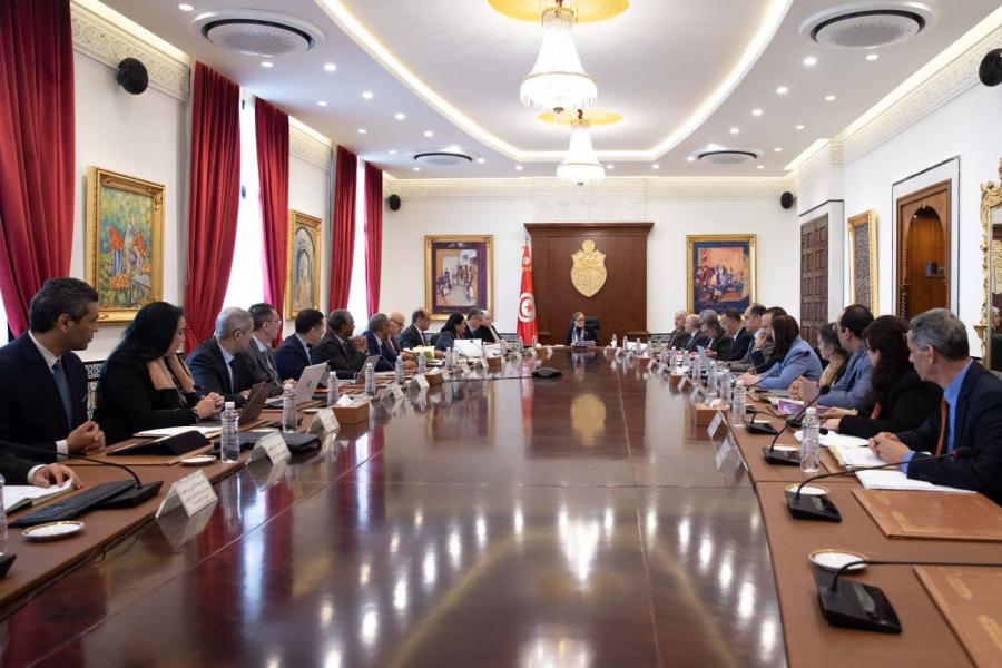 CM: Adoption d'un semble de décrets-lois et de décrets