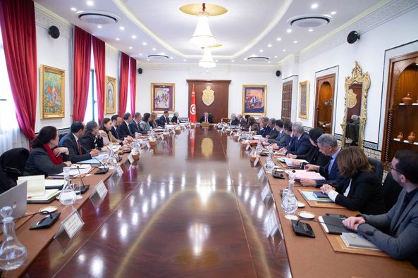 Le conseil des ministres adopte des projets de loi et décrets à caractère économique, politique, social, culturel, et sportif.