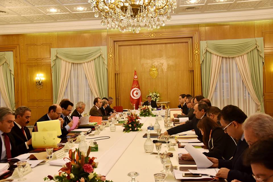 Habib Essid recadre les ministres « dérapeurs »