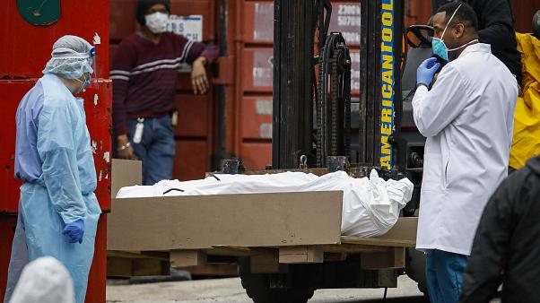 Covid-19 : Evolution exponentielle aux Etats-Unis avec 200 .000 cas et 2.400 morts en 24 heures
