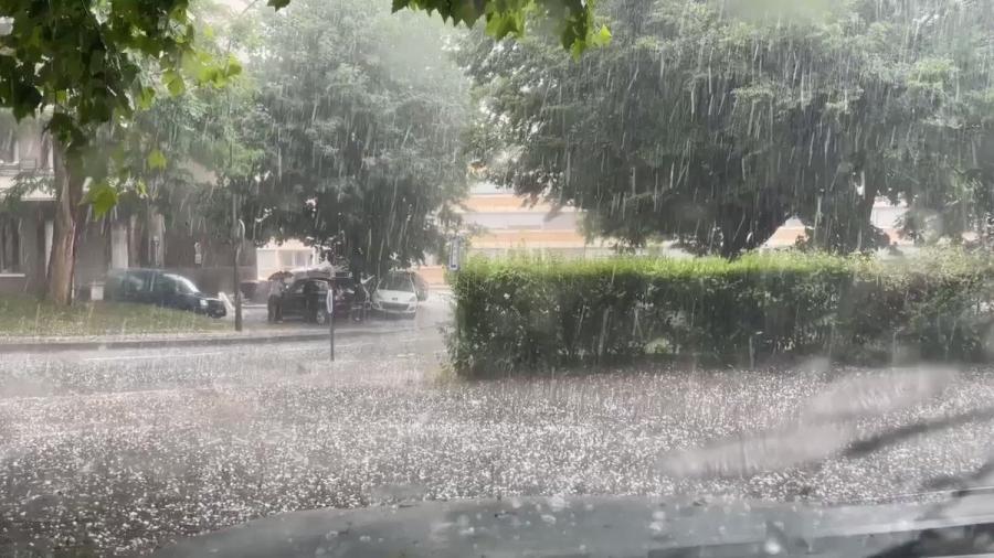 Kasserine: fortes pluies à Foussana, crue de l’oued El Htab