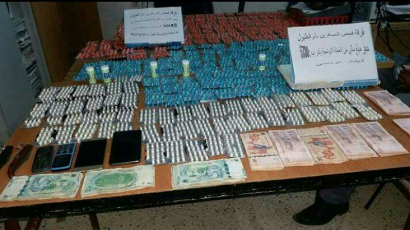 La douane algérienne saisit de la drogue et de l'argent en provenance de Tunis