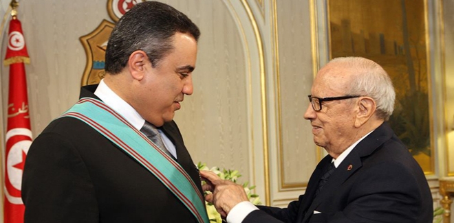 Essebsi décore les membres du gouvernement Jomâa