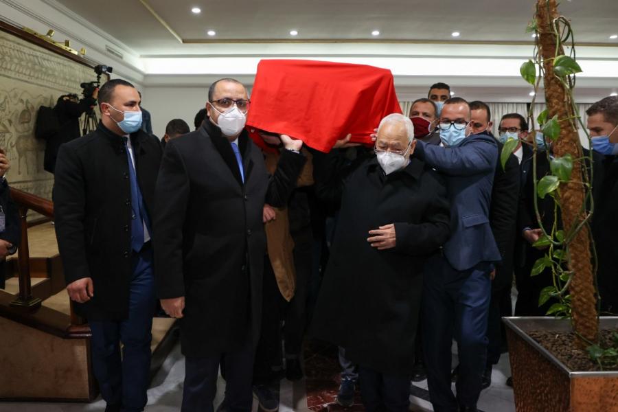 Ghannouchi et Méchichi accueillent la dépouille de Mehzerzia Laâbidi