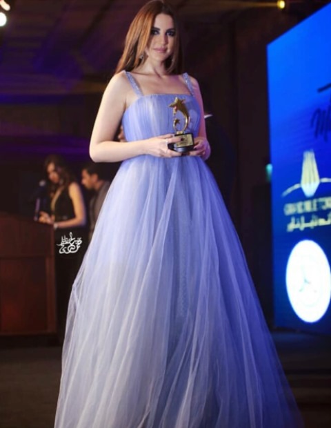 Dorra Zarrouk élue meilleure actrice 2017 par le magazine "What Happens"