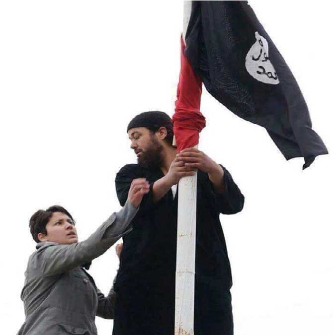 Il y a cinq ans, le drapeau national battit l’étendard noir