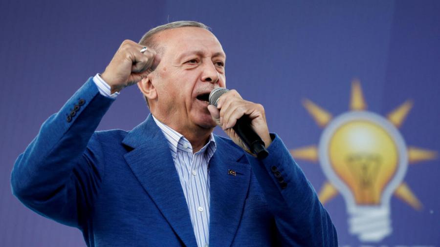 Turquie: Erdogan rempile pour un nouveau mandat à la tête du pays