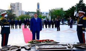 Essid se recueille à la mémoire des martyrs de la Révolution Algérienne