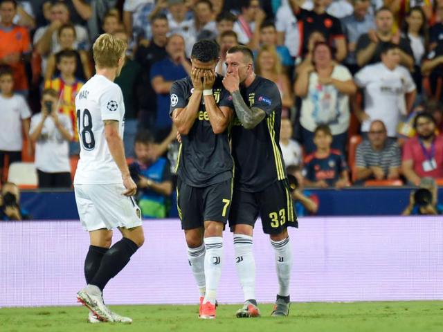 Cette image de CR7 quittant le terrain en pleurs a fait le tour du monde