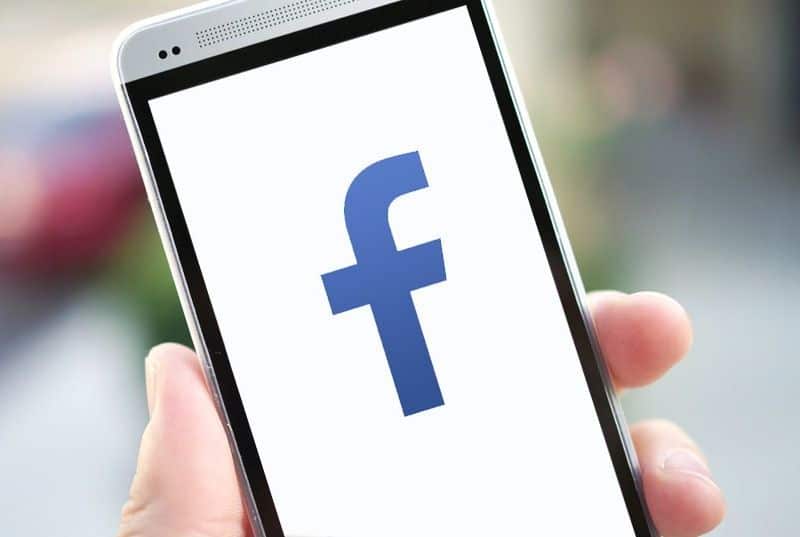 Gafsa: Un professeur devant le tribunal à cause d'un statut facebook