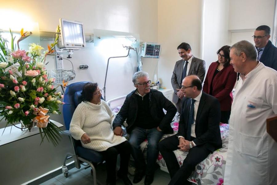 Elyes Fakhfekh au chevet de Radhia Nasraoui à l'hôpital militaire