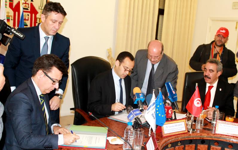 Tunisie-BEI: Signature d'une convention de crédit de 220 millions DT