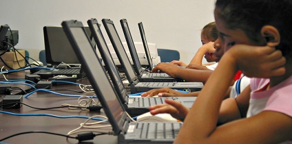 "Les carrières n’ont pas de sexe » : connecter les filles aux technologies, pour un avenir meilleur