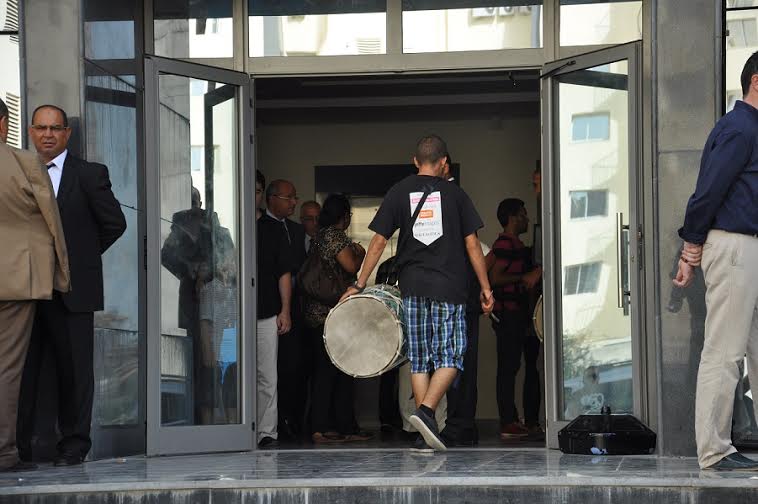  Présidentielle: Un candidat accompagné d’un groupe folklorique (vidéo)  
