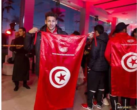 Photo du jour : le drapeau national « souillé »