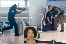 Fusillade dans un aéroport du Texas : 107 vols annulés