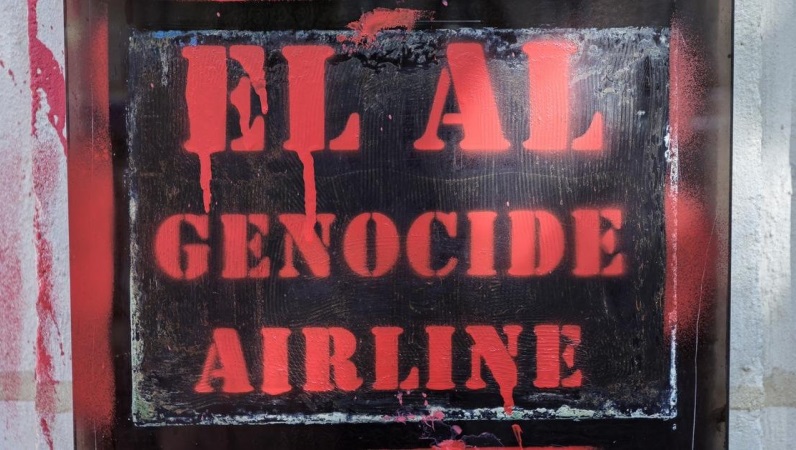 Paris: la compagnie arienne israélienne surnommée génocide Airlines
