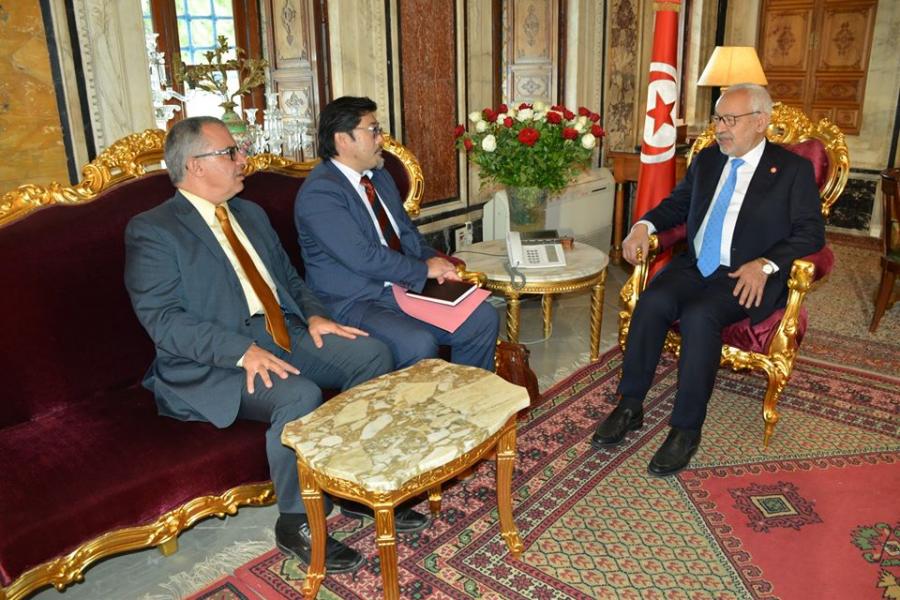 ARP : Ghannouchi reçoit le directeur exécutif du Mouvement mondial pour la démocratie