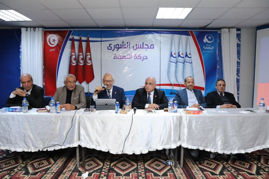 Ennahdha somme Youssef Chahed et ses ministres de surseoir à toutes les nominations