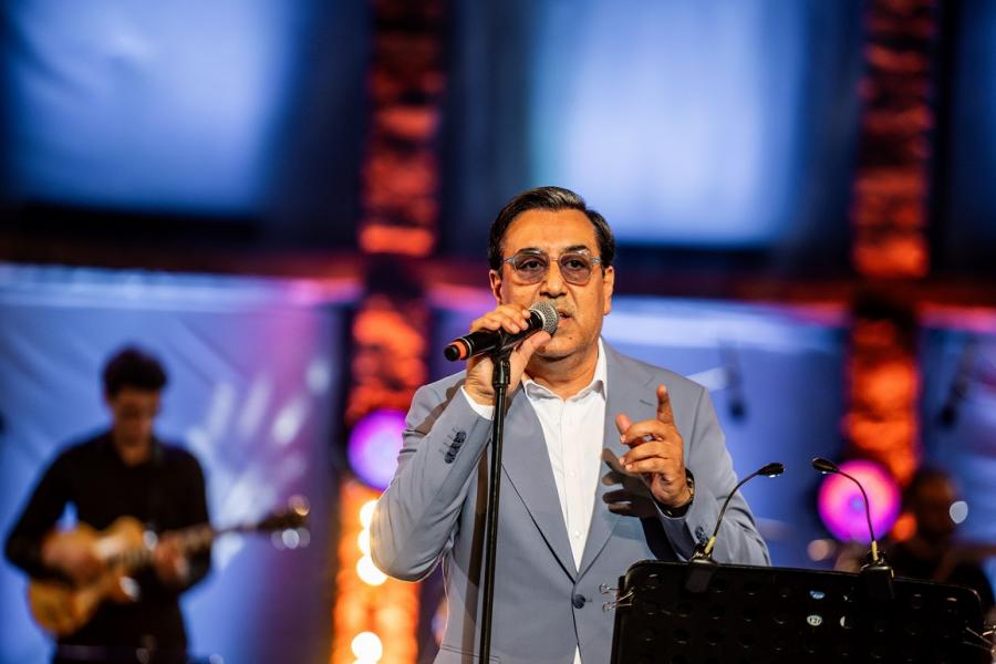 FIH 2025: Quand Ghazi Ayadi chante le spirituel, l'amour, les valeurs humaines !