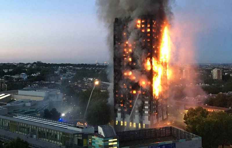 Londres : La Grenfell Tower ravagée par un gigantesque incendie, plusieurs morts