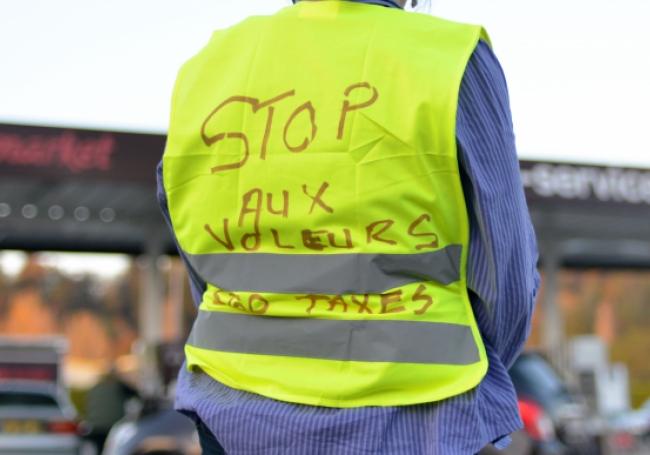 Ce mouvement des gilets jaunes qui fait trembler la France