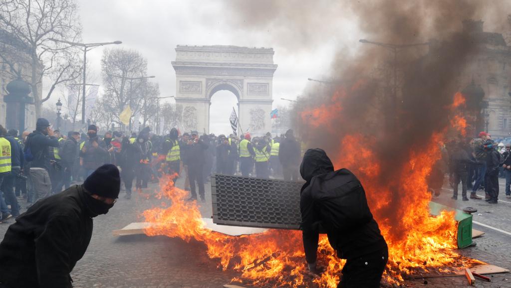 Gilets Jaunes-acte XVIII : des heurts sur les Champs-Élysées