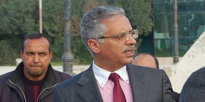 Omar Mansour supervise la démolition des étals anarchiques au centre de Tunis