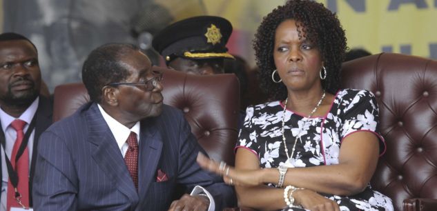 "Bouleversée" par la démission de son mari, Grace Mugabe demande le divorce