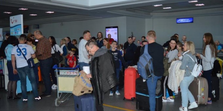 "En cas de grève, aucun avion ne décollera de Tunisie ni n'atterrira"