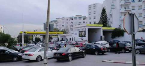 Tunisie: Les kiosques à essence pris d’assaut