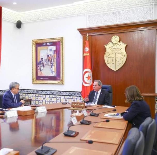 Le Chef du gouvernement s’entretient avec le gouverneur de la BCT à propos du fonctionnement du secteur bancaire