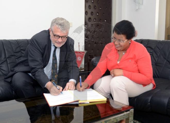 Signature d’un Protocole d’accord entre l’Agence Tunis Afrique Presse et Canal France International